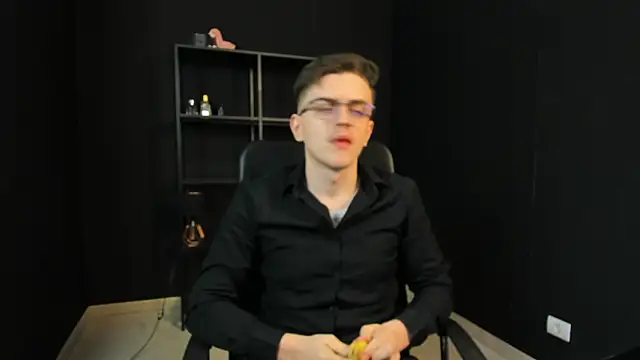 FelixStarkk online show from May 1, 2026, 4:50 am