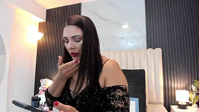 Samantha Claus online show from November 14, 2025, 4:05 am