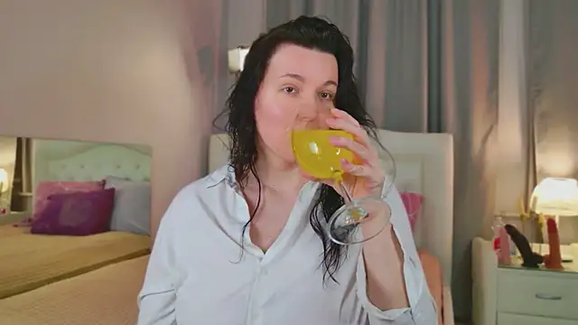 love me  tonight  online show from October 25, 2025, 9:59 pm