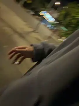 Linh 2004 online show from March 25, 2026, 5:23 pm