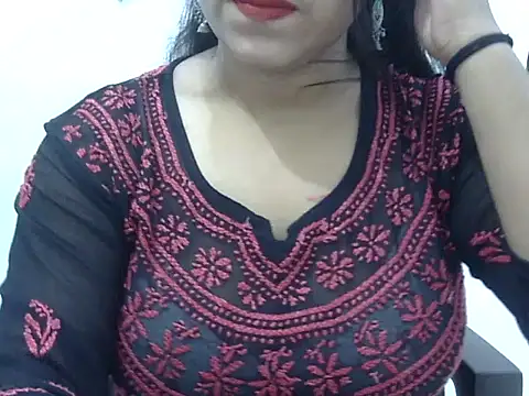 Snapshot of LIYO_ chatting on July 7, 2026, 6:58 am LIYO online show from July 7, 2026, 6:58 am