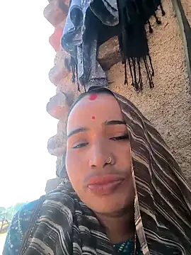 Snapshot of Hot_raaani chatting on December 18, 2025, 7:13 am Hot raaani online show from December 18, 2025, 7:13 am