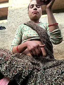 Snapshot of Hot_raaani chatting on December 15, 2025, 10:10 am Hot raaani online show from December 15, 2025, 10:10 am