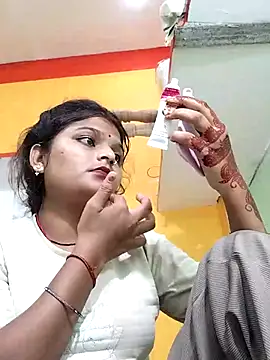 Hot mirchjii online show from October 31, 2025, 2:57 pm