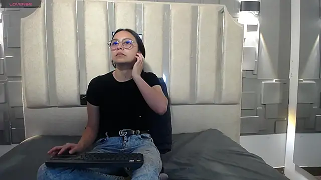 katalina07 1 online show from March 12, 2026, 2:21 pm