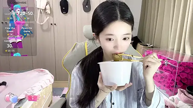 Snapshot of OiOi-666 chatting on February 16, 2026, 1:26 am OiOi-666 online show from February 16, 2026, 1:26 am