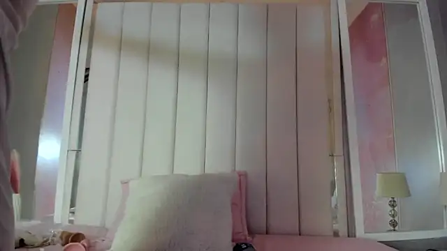 luna hot ass online show from October 23, 2025, 8:29 pm