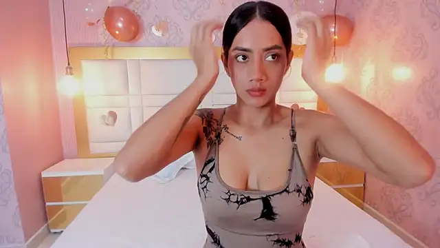 luna hot ass online show from October 27, 2025, 10:44 pm