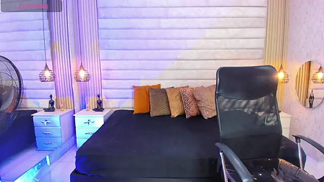 keytinthomson  online show from February 20, 2026, 8:11 pm