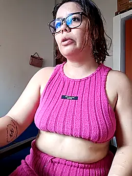 Snapshot of saenz_eymi chatting on February 15, 2026, 5:23 pm saenz eymi online show from February 15, 2026, 5:23 pm