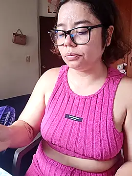 Snapshot of saenz_eymi chatting on February 7, 2026, 4:59 pm saenz eymi online show from February 7, 2026, 4:59 pm