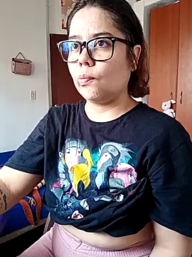 Snapshot of saenz_eymi chatting on February 9, 2026, 3:32 pm saenz eymi online show from February 9, 2026, 3:32 pm