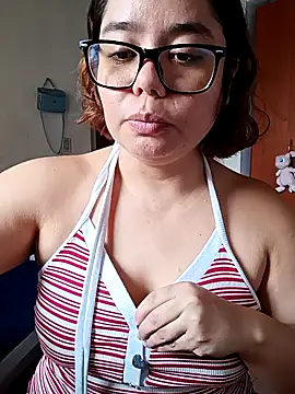 Snapshot of saenz_eymi chatting on February 22, 2026, 5:14 pm saenz eymi online show from February 22, 2026, 5:14 pm