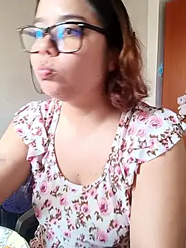 Snapshot of saenz_eymi chatting on March 2, 2026, 3:30 pm saenz eymi online show from March 2, 2026, 3:30 pm