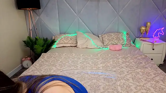 DiamondGoldie online show from October 15, 2025, 7:49 am