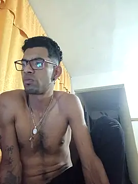 Negritohot2828 online show from April 16, 2026, 4:13 am