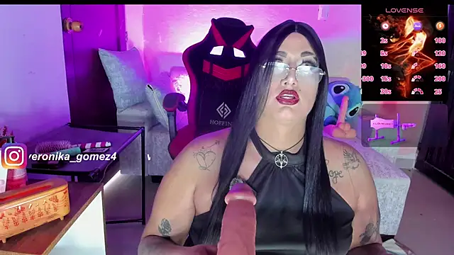 Snapshot of Sweetveronik_44 chatting on June 27, 2026, 4:02 pm Sweetveronik 44 online show from June 27, 2026, 4:02 pm