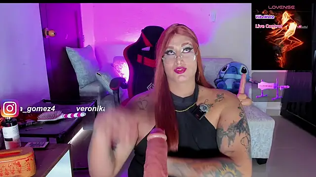 Snapshot of Sweetveronik_44 chatting on July 2, 2026, 7:09 pm Sweetveronik 44 online show from July 2, 2026, 7:09 pm