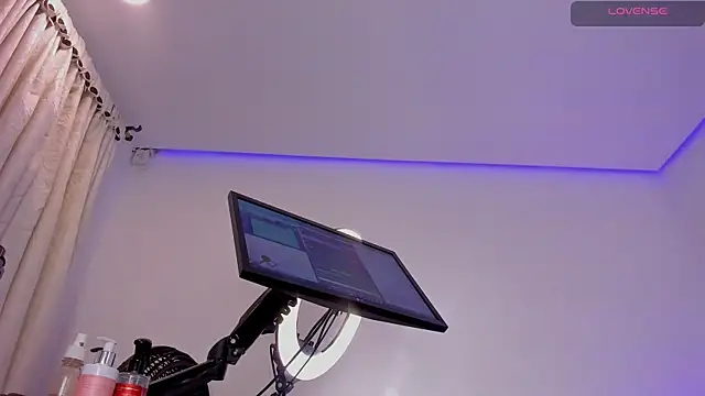 Snapshot of eva_rain_ chatting on December 22, 2025, 1:55 pm eva rain online show from December 22, 2025, 1:55 pm