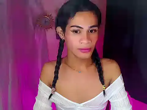 bellalot online show from December 16, 2025, 10:14 pm