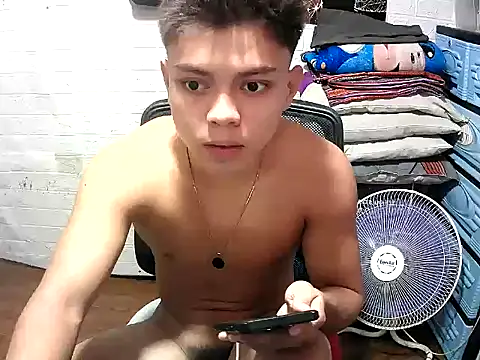 Snapshot of Pinoy_slutcummer69 chatting on May 21, 2026, 10:23 am Pinoy slutcummer69 online show from May 21, 2026, 10:23 am