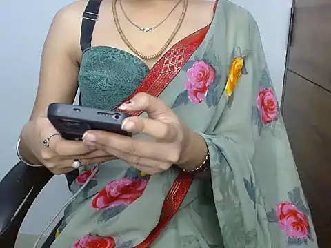 Urlove lily online show from December 3, 2025, 3:33 pm