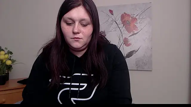 Alisawoods  online show from April 10, 2026, 12:45 pm