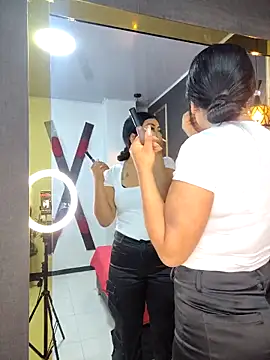 Snapshot of Aniajoness_ chatting on December 4, 2025, 3:27 am Aniajoness online show from December 4, 2025, 3:27 am