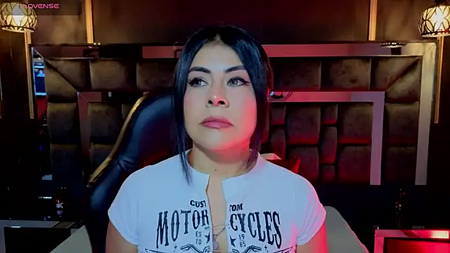 Snapshot of Aniajoness_ chatting on November 6, 2025, 3:43 am Aniajoness online show from November 6, 2025, 3:43 am