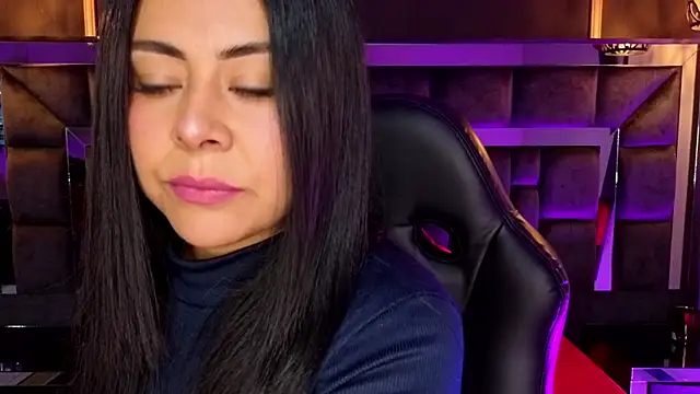 Snapshot of Aniajoness_ chatting on December 17, 2025, 4:17 am Aniajoness online show from December 17, 2025, 4:17 am