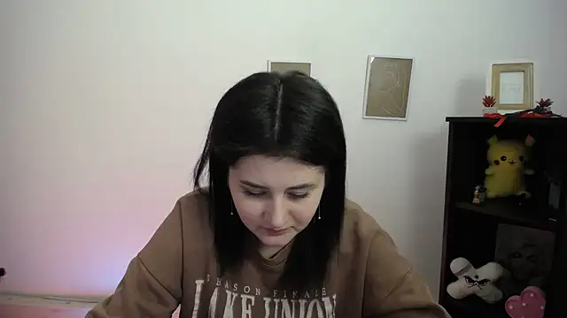 Katrin kiss  online show from March 6, 2026, 1:06 pm