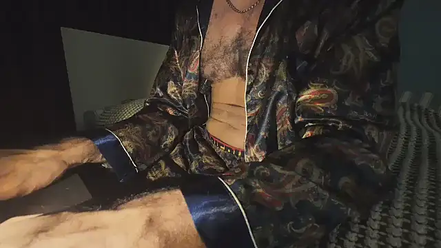 Snapshot of ArabMuscle94 chatting on October 29, 2025, 9:47 pm ArabMuscle94 online show from October 29, 2025, 9:47 pm