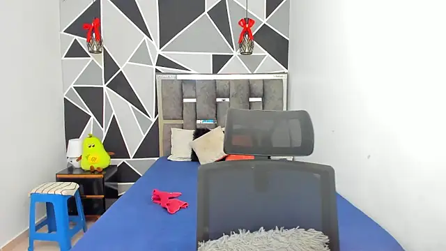 valeria-duarte online show from March 31, 2026, 1:02 pm