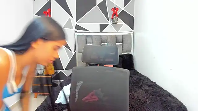 Snapshot of valeria-duarte chatting on May 2, 2026, 6:24 pm valeria-duarte online show from May 2, 2026, 6:24 pm