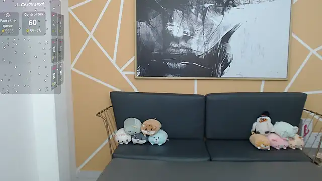 olivia russo  online show from October 26, 2025, 1:11 pm