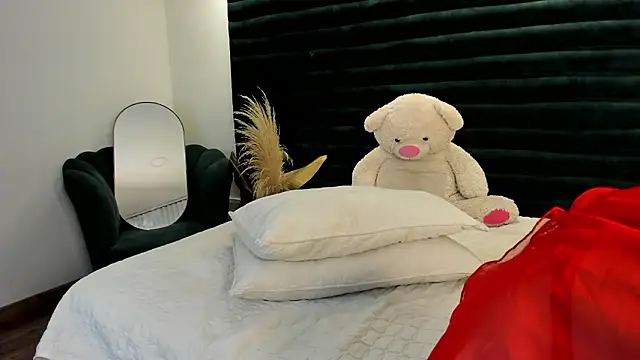 LiliCarterm online show from March 12, 2026, 2:39 am