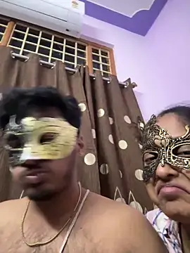 VVcouple online show from November 11, 2025, 6:03 pm