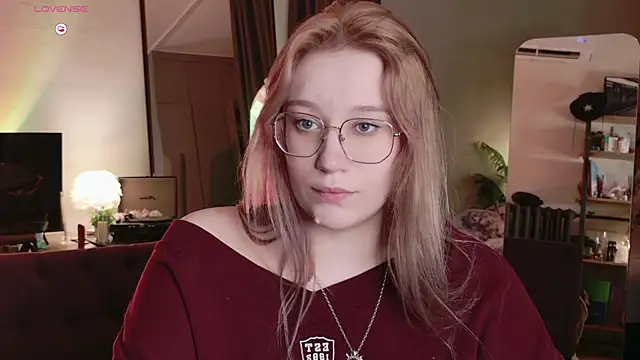 Morvelyn online show from June 26, 2026, 8:25 pm