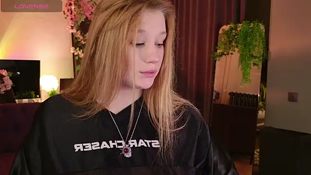 Morvelyn online show from April 29, 2026, 6:58 pm