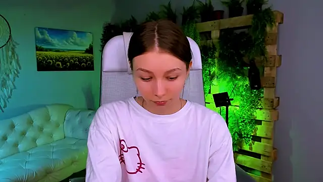 Snapshot of JulieDaniel chatting on November 21, 2025, 8:13 am JulieDaniel online show from November 21, 2025, 8:13 am