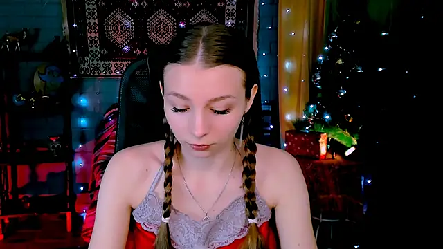 Snapshot of JulieDaniel chatting on January 15, 2026, 4:16 am JulieDaniel online show from January 15, 2026, 4:16 am