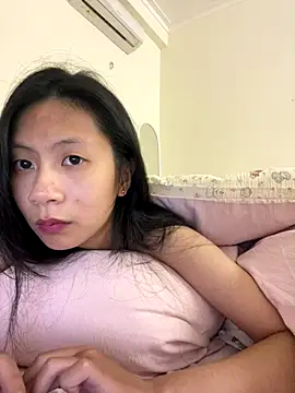 Lil-Gi online show from November 21, 2025, 3:33 pm