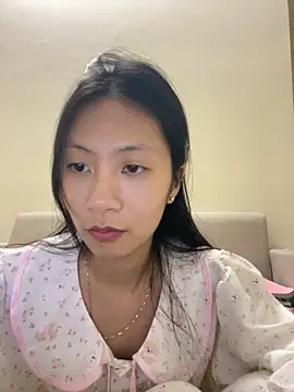 Lil-Gi online show from November 3, 2025, 3:26 pm