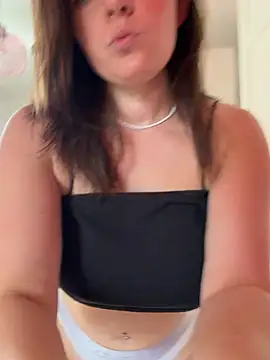 Snapshot of chloedlm5 chatting on June 9, 2026, 8:48 am chloedlm5 online show from June 9, 2026, 8:48 am