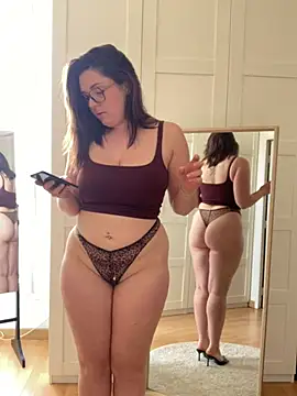 chloedlm5 online show from March 8, 2026, 12:19 pm