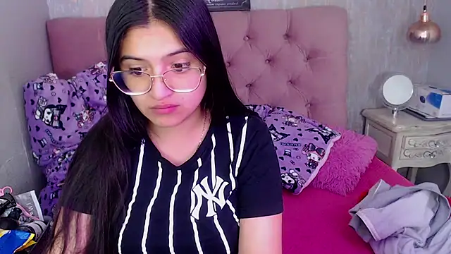 laurenelove online show from October 20, 2025, 3:41 am