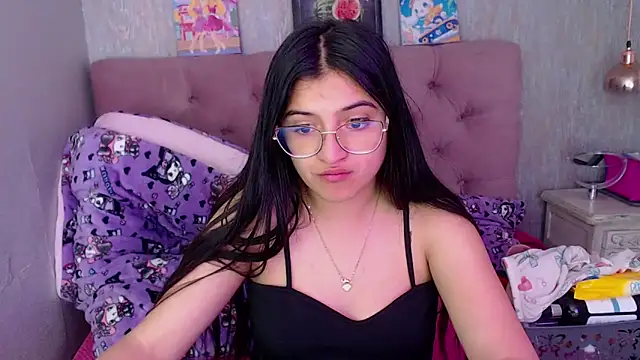 laurenelove online show from October 24, 2025, 4:22 am