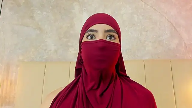 nayiraa  online show from April 13, 2026, 11:47 am