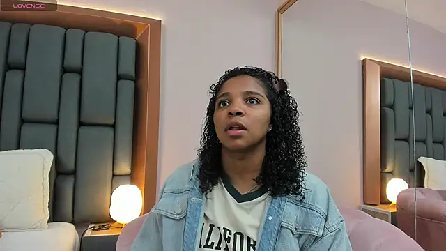 LisaMendez online show from February 17, 2026, 3:48 am