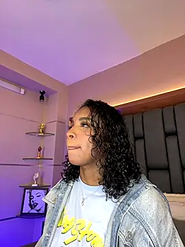 LisaMendez online show from October 4, 2025, 12:34 am